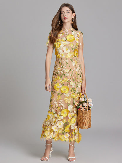 Ladies new three-dimensional flower mesh embroidery waist and hip dress